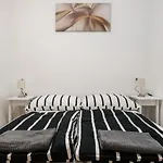 Apartmán Jacuzzi And Privacy With 2 Balconies And Free Garage
