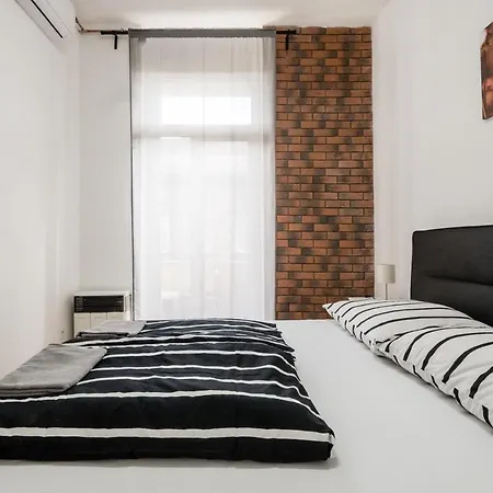 Apartmán Jacuzzi And Privacy With 2 Balconies And Free Garage